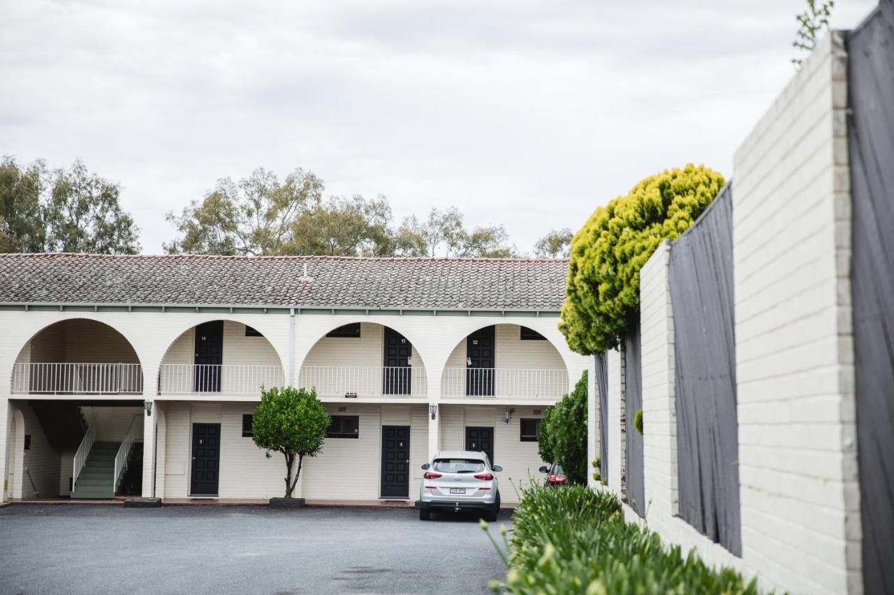 Motel Harriet House Tumut Esterno foto