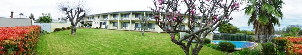 Motel Harriet House Tumut Esterno foto